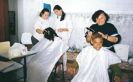 Atividade de capacitação em cabeleireiro
